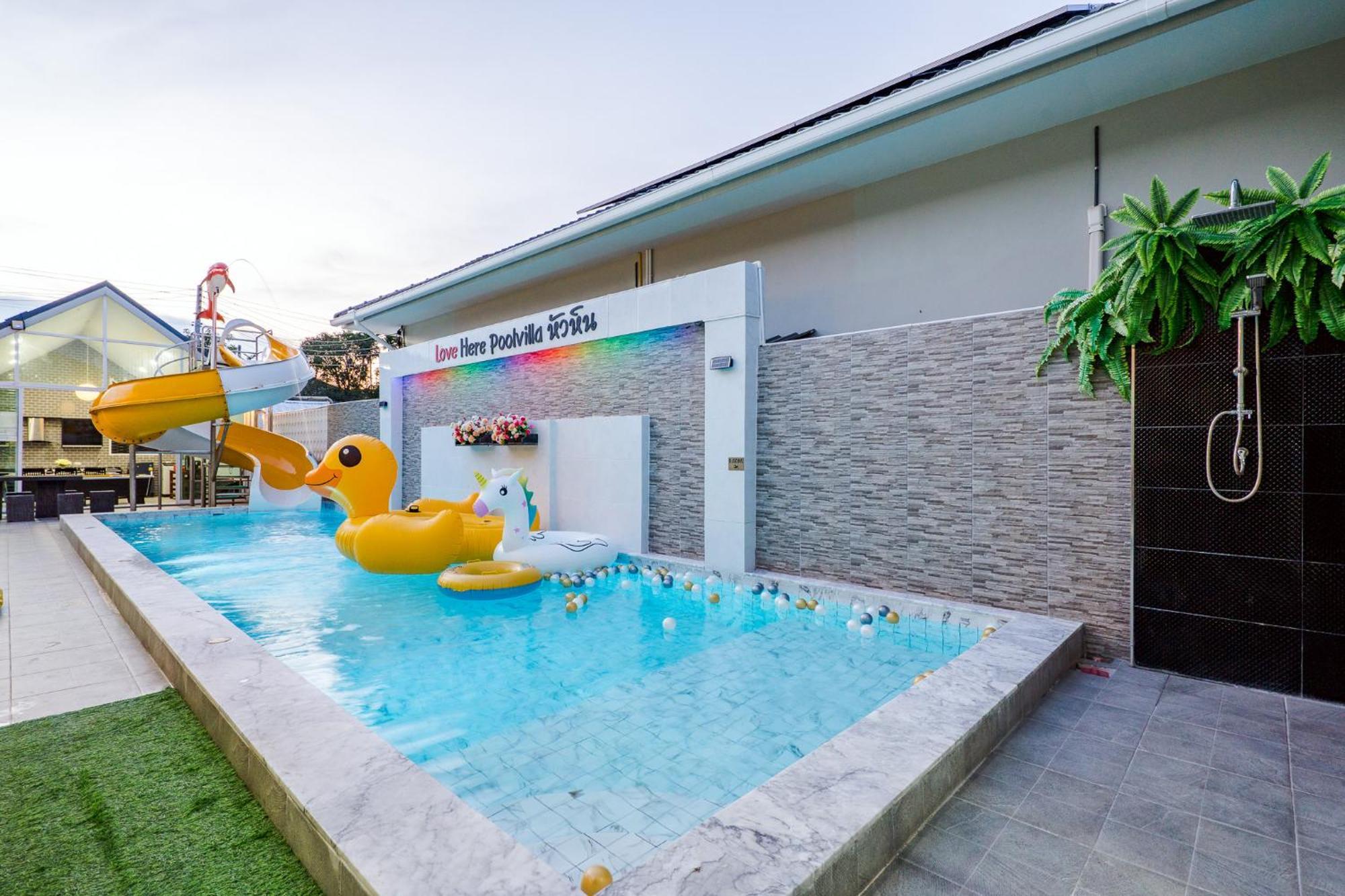 Here Poolvilla Pousada